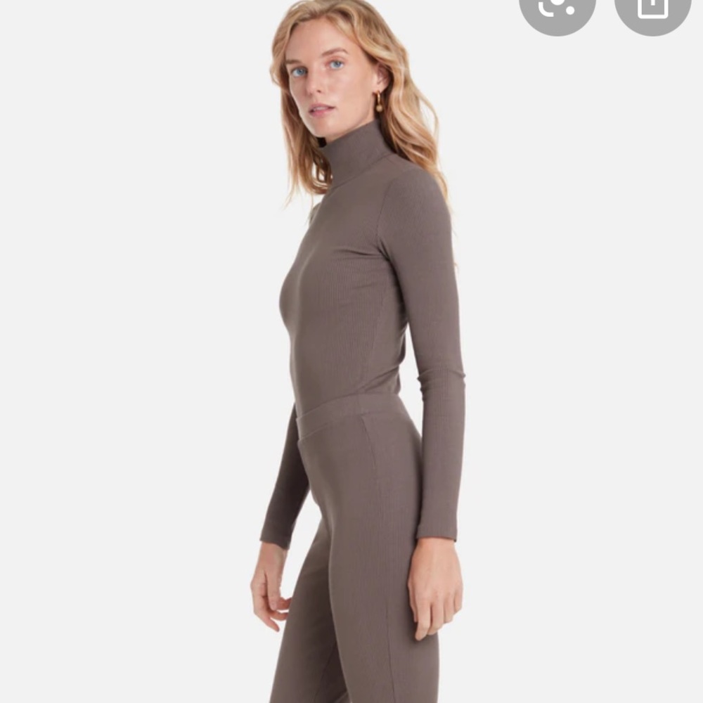 nwot LETT clothing turtleneck size XS mocha